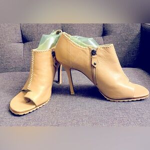 Donald J Pliner Lisa Tan Leather
Ankle Heel Stiletto Bootie & Open Toe